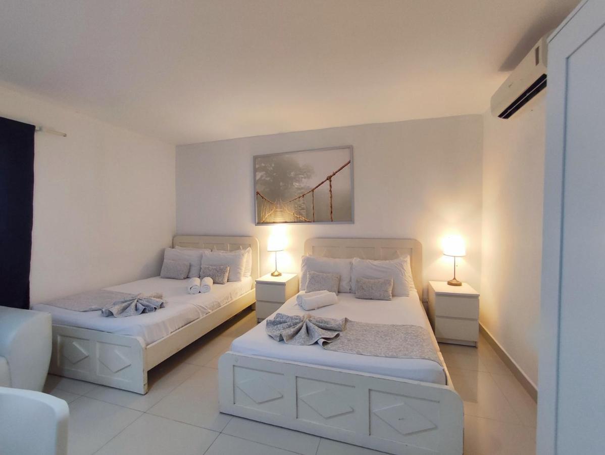 Dominican Breath - Suites Sol Caribe - Swimming Pool And Beach Club - Playa Bavaro Punta Cana Rom bilde